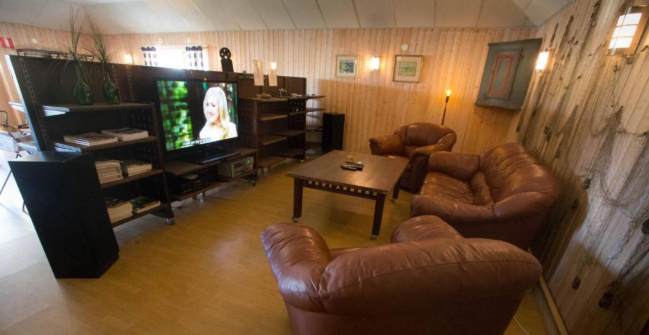 Ulvoe Lakeside Resort Ulvohamn Экстерьер фото